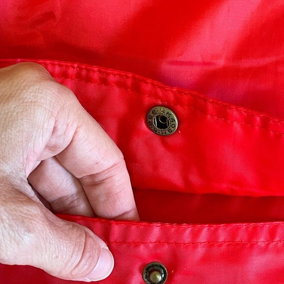 Epic vintage zippered vest with basketball embroidery in vibrant red, unisex - Picture 2 of 12